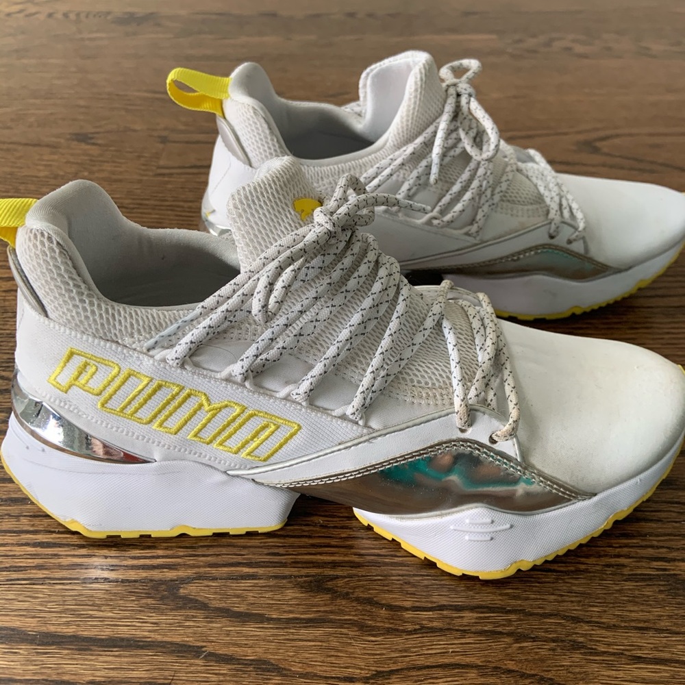 Puma women’s 8.5 sneakers